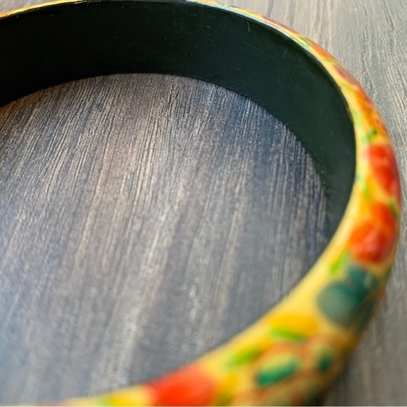 Vintage Hand Painted Wood Floral Bangle Bracelet Gently Worn - Picture 2 of 3